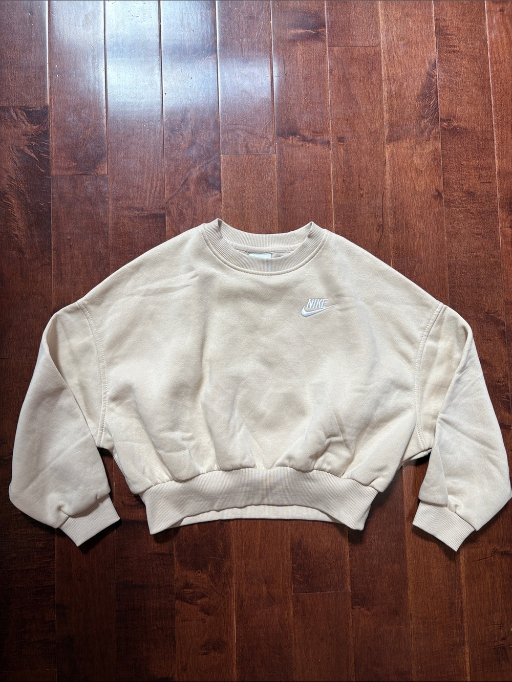 Nike Cream Cropped Crewneck Sweatshirt Size Small